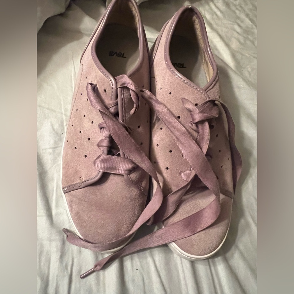 Teva Women's Mauve Sneakers